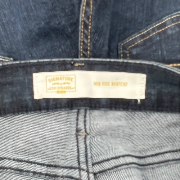 Signature By Levi Strauss Mid Rise Boot Cut Jeans Size 2 Women’s - Picture 2 of 6